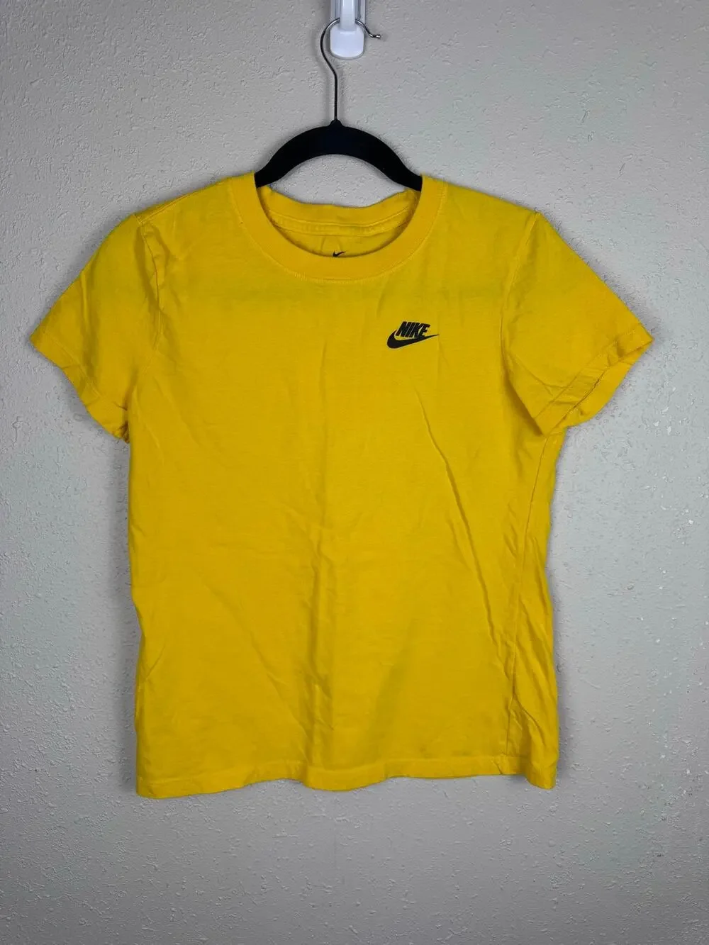 Nike Tee Womens size Small Yellow